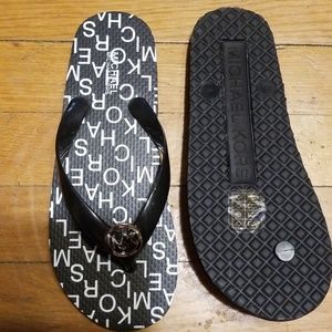 Michael kors flip flops